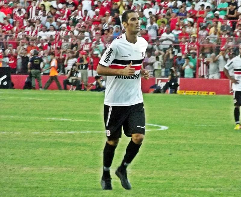 Capitão César se despediu, após vitória no Clássico das Emoções.