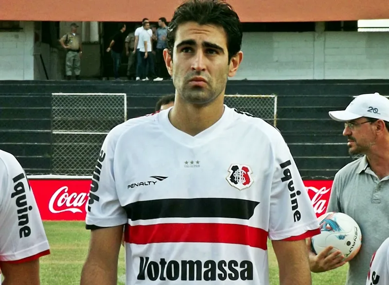 Estreando no Arruda, Renan Fonseca quer consolidar classificação Coral na Copa do Brasil.