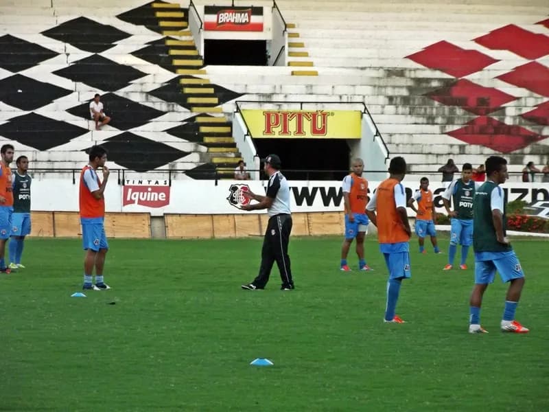 Trabalhos táticos visando o Clássico das Emoções.