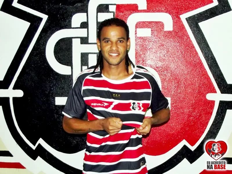 'Eu Acredito na Base' vai sortear a camisa oficial de Dênis Marques.