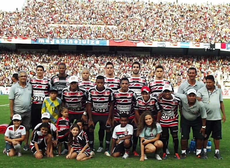 Santa Cruz vence Clássico das Emoções (1x0) e leva vantagem para os Aflitos.