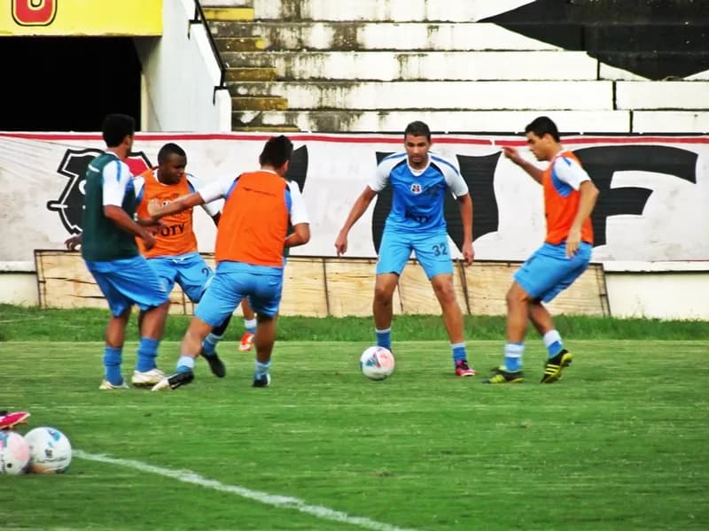 Atletas Corais fazem penúltimo treino, antes do Clássico das Multidões da Final 1.