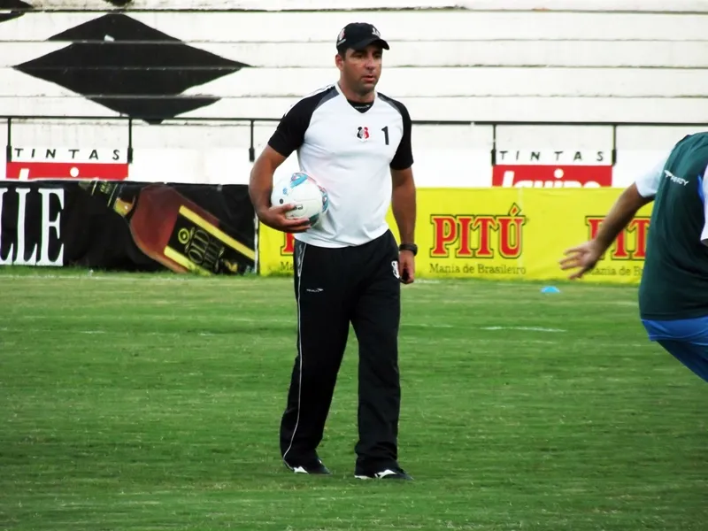 Técnico Marcelo Martelotte espera DM9 para definir time da Final 2, na Ilha do Retiro.