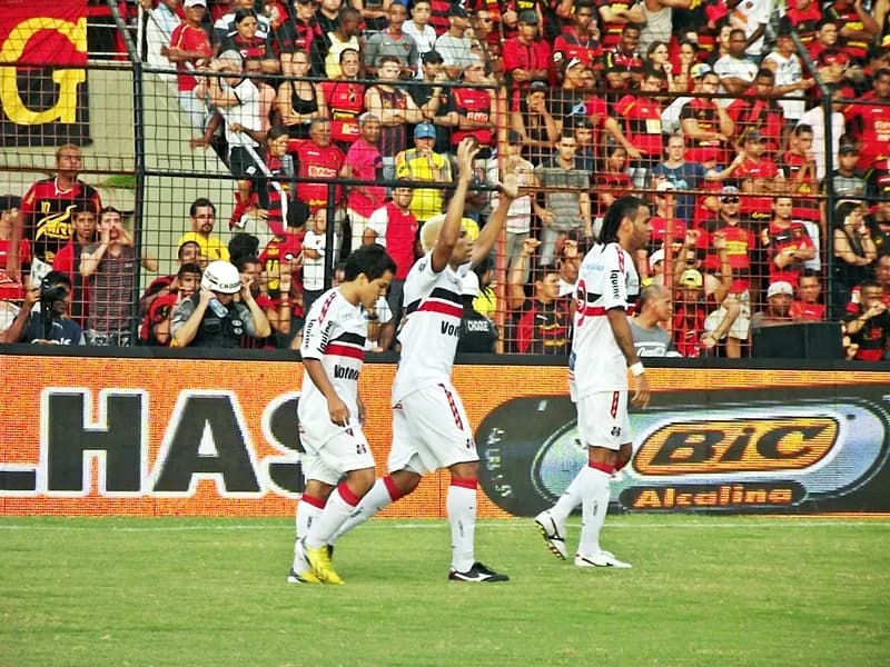 Santa Cruz bate Sport Recife pelo 3º ano seguido e, dentro da Ilha, levanta o TRICAMPEONATO!