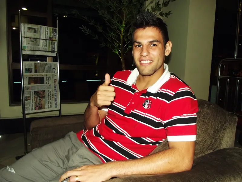 Título estadual e bom momento animam zagueiro William Alves diante do Inter/RS.