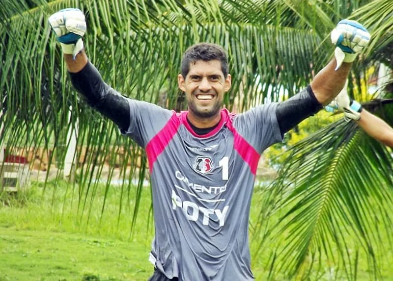 Goleiro Fred tem contrato renovado, até o final da Série C.
