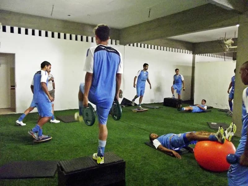 Mais um treino físico, ainda, no Arruda.