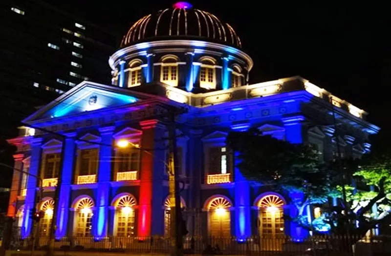 Assembleia Legislativa presta homenagem ao Tricampeão Pernambucano.