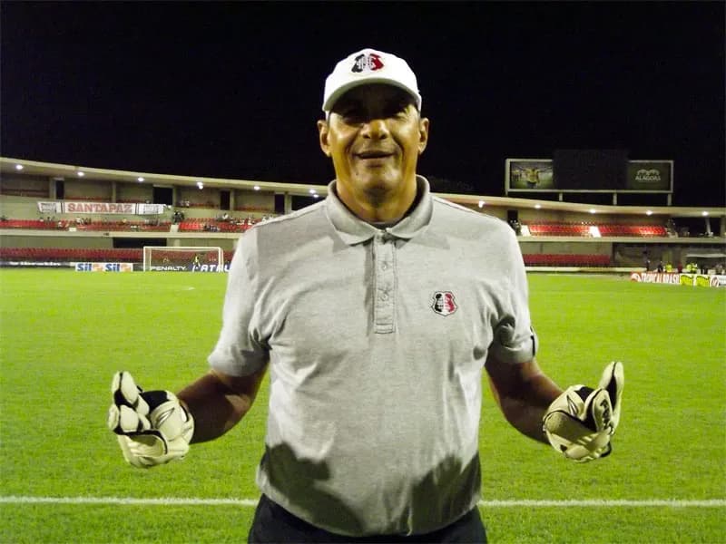'Fabricante de Paradões', Washington Araújo, fala sobre 'boa safra' de goleiros Corais.