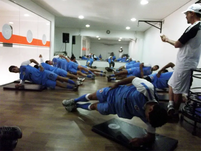 Academia marca único período de treinos desta quinta-feira (20).