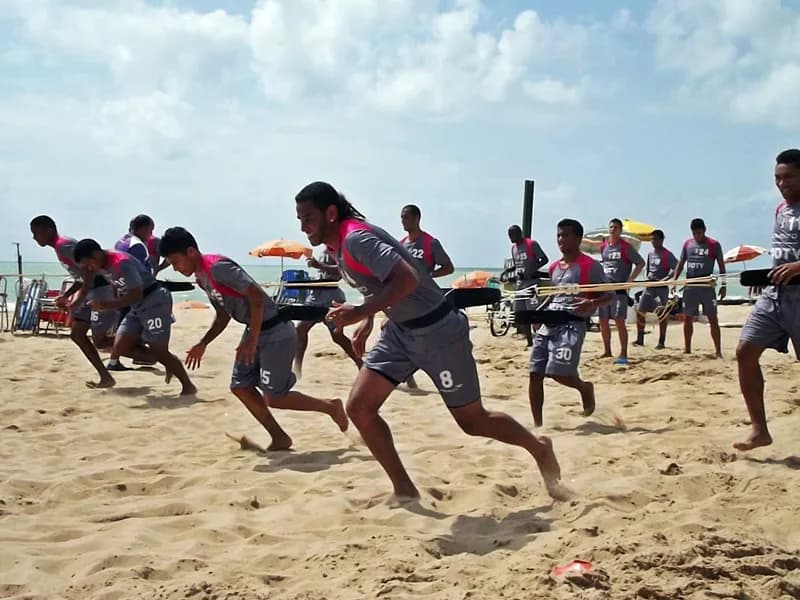 Carnaval que nada! Treino físico na Praia de Boa Viagem