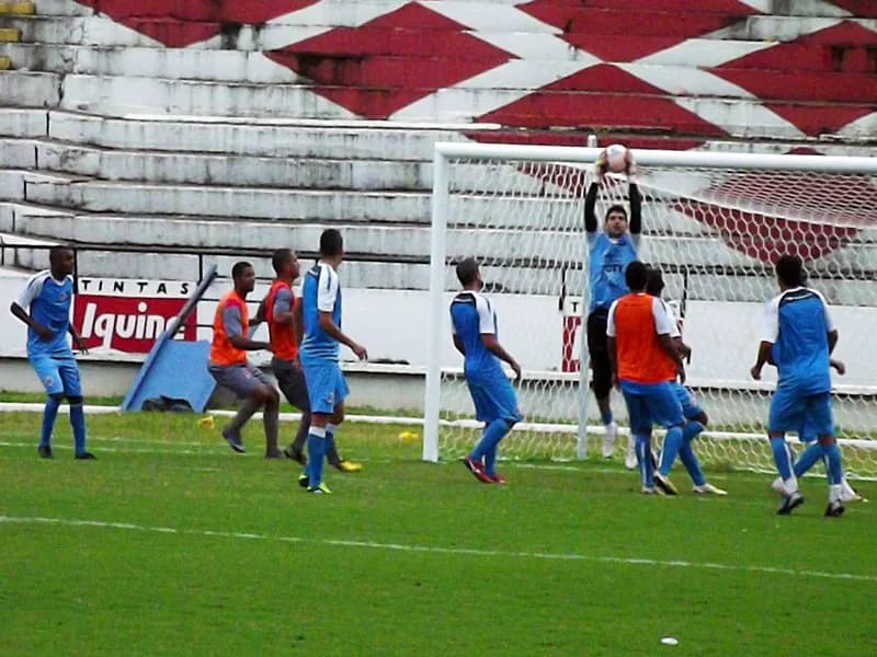 Não relacionados fazem coletivo contra Juniores.