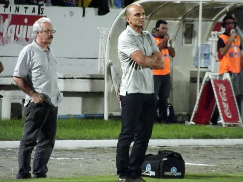 Manutenção do time é o pensamento do técnico Sandro Barbosa.