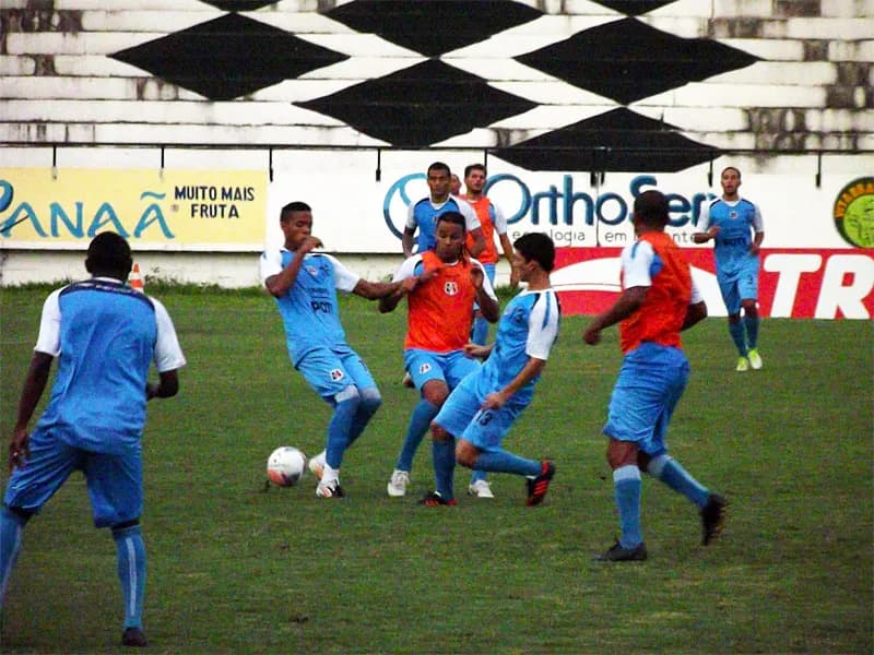 Quarta-feira de treino técnico-tático no Arruda.