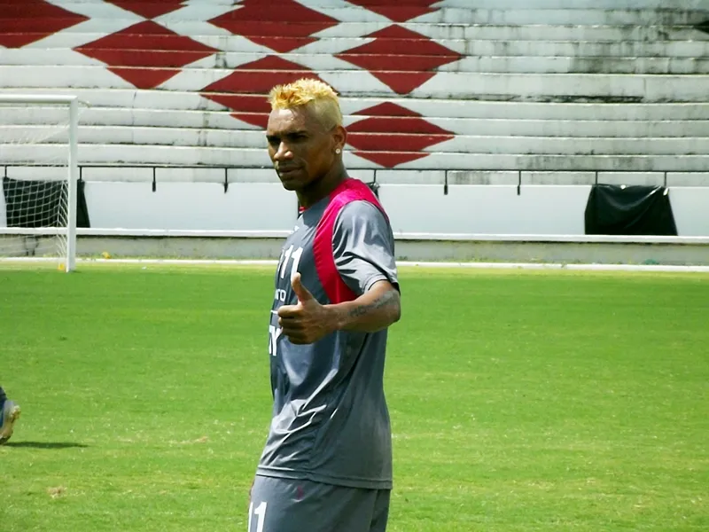 Depois de voltar a marcar, Flávio Recife diz que vai continuar ‘indo pra dentro dos zagueiros'