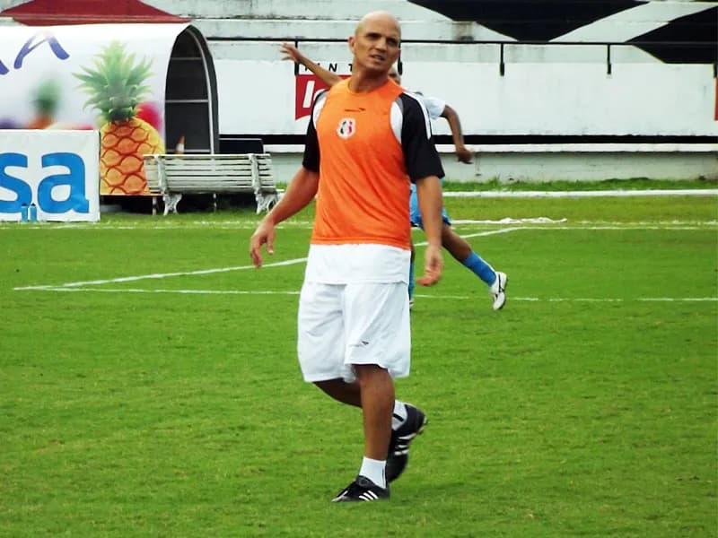 Primeira vitória fora de casa é o objetivo do técnico Sandro Barbosa.