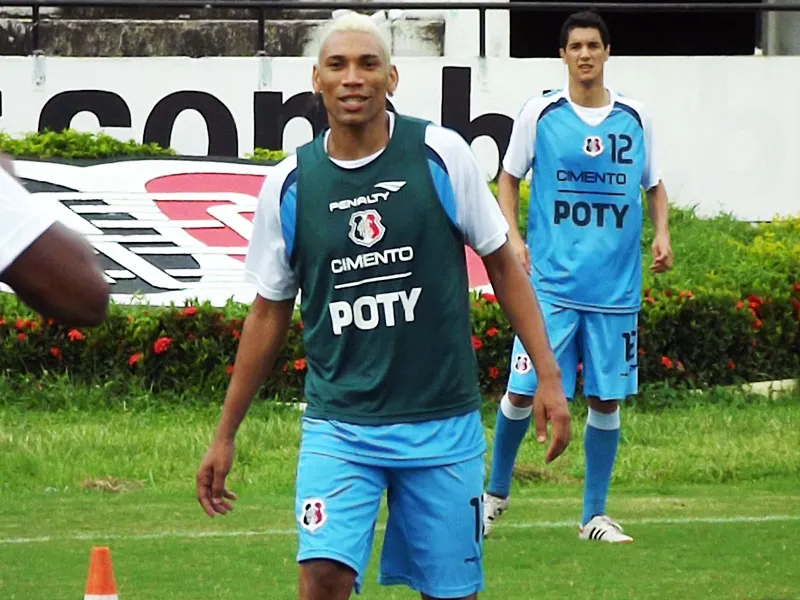 Flávio Recife se apega ao 'novo momento' Coral para trazer vitória de Marabá/PA.