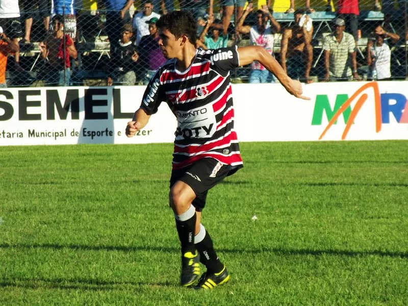 Decisivo no gol Coral, Natan disse que "estava devendo uma boa atuação".