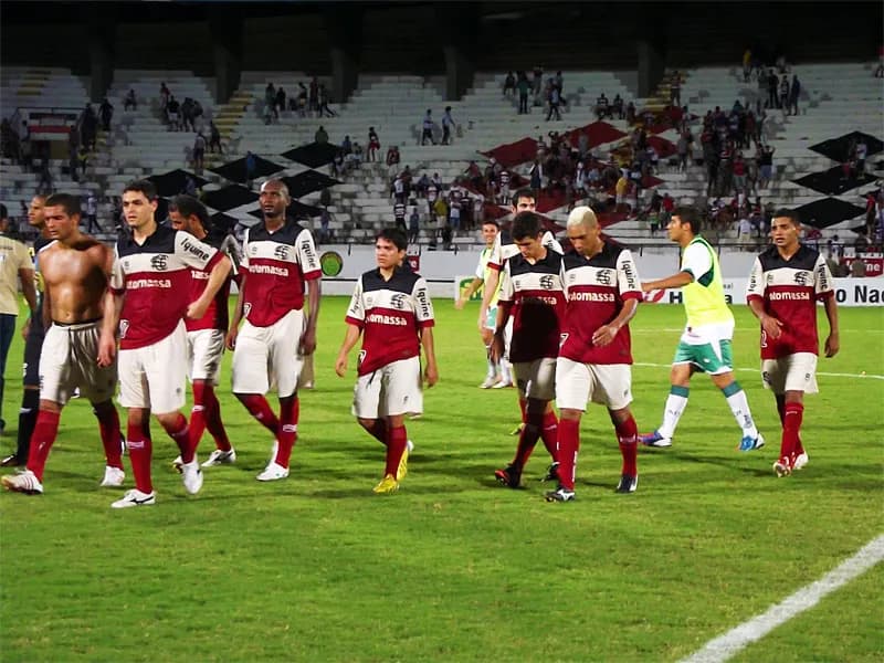 Santa Cruz é surpreendido pelo Baraúnas/RN, dentro do Arruda, e amarga derrota:2x0