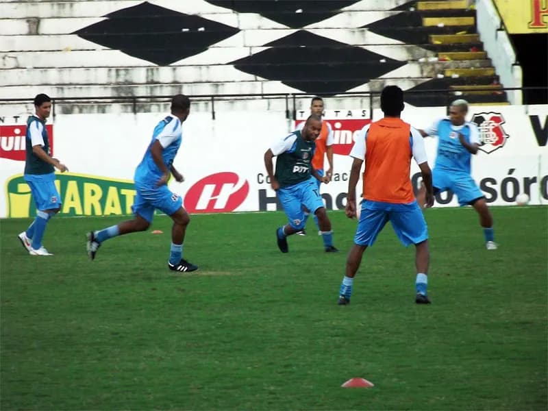 Santa Cruz volta aos treinos, já pensando no Sampaio Corrêa/MA.