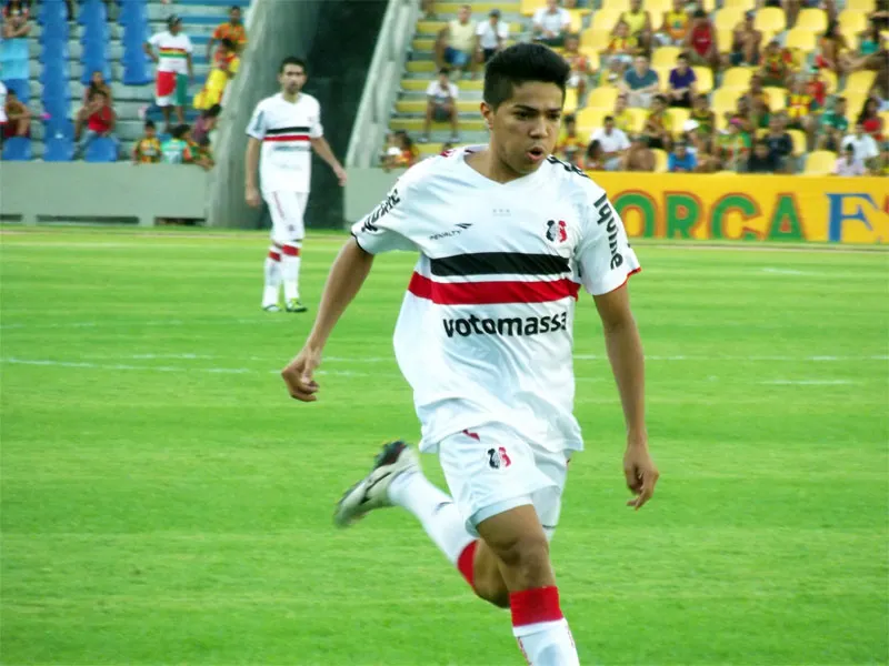 Leozinho quer aproveitar chance como titular, diante do Brasiliense/DF.