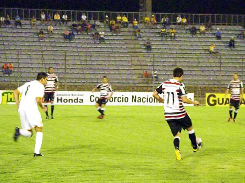Santa Cruz fica no 0 a 0 com o Brasiliense/DF e, agora, é 5º.