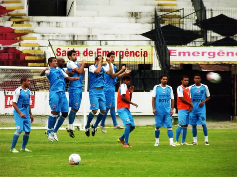 Último treino, no Arruda, e bola parada como tônica.