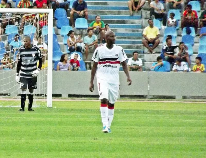 Leandro Souza: "A nossa postura tem que ser de quem quer vencer o jogo."