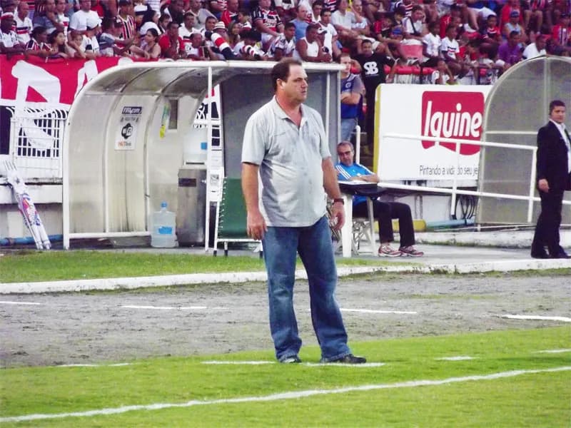 Técnico Vica disse que vitória Coral foi "merecida."