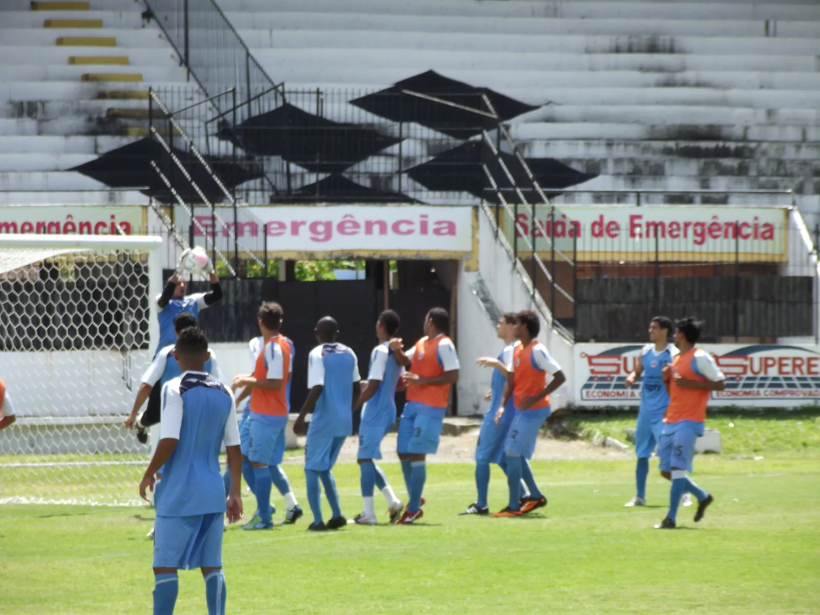 Treino da manhã: Bola parada e finalizações.