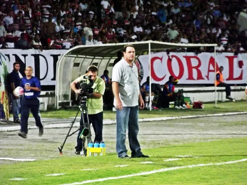 Técnico Vica vê 'justiça' no empate.
