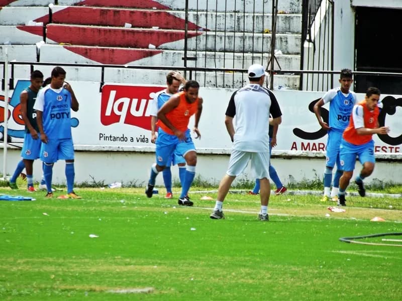 Reapresentação e começo de trabalhos na manhã de hoje (8).