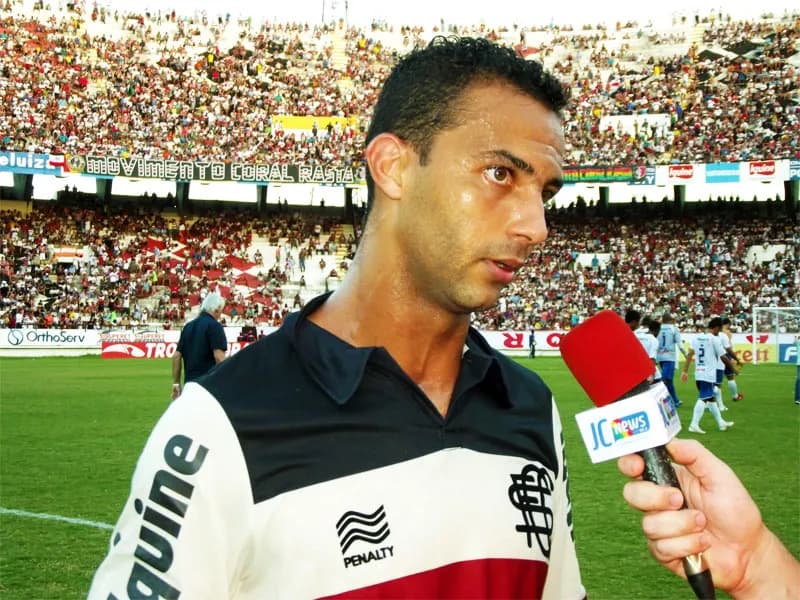 Zagueiro Vagner à espera do adversário: "Espero que resolvam logo essa 'pendenga'."
