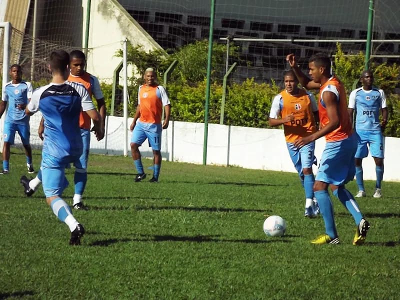 Santa Cruz fez último treino e, agora, aguarda (CBF) para enfrentar o Mogi Mirim/SP.