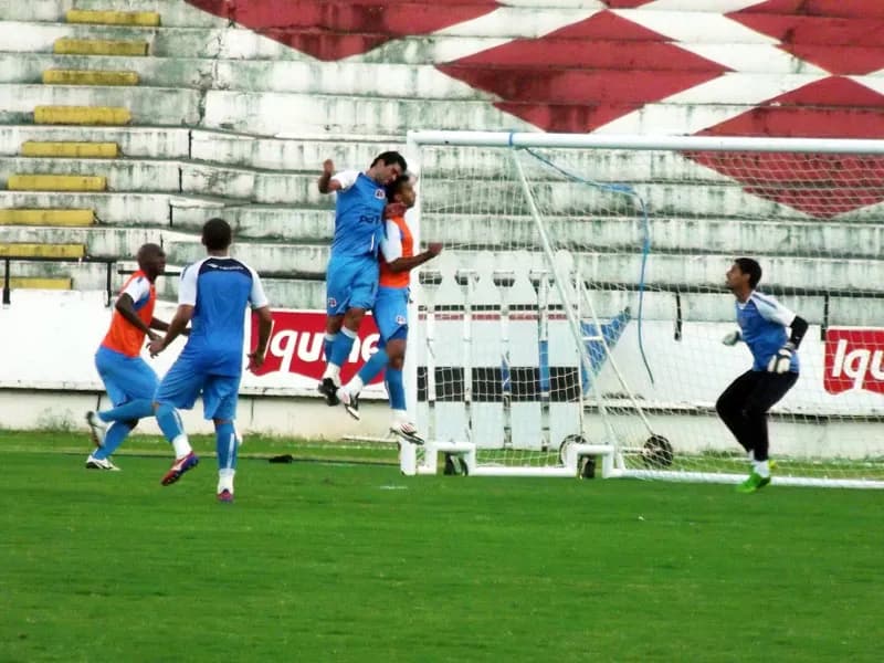 Atletas corais treinaram, à tarde, pensando no "novo" adversário.