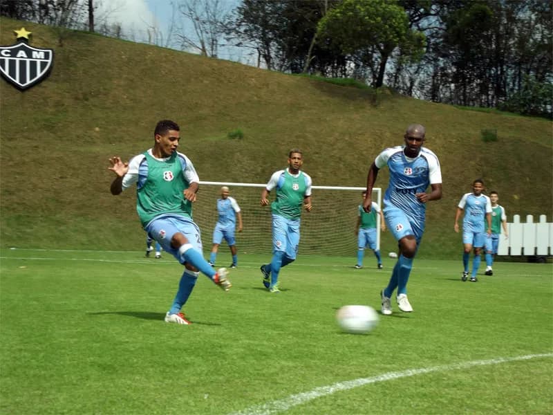 BH: Depois de treinar no CT Cidade do Galo, Santa Cruz segue viagem para Nova Serrana/MG