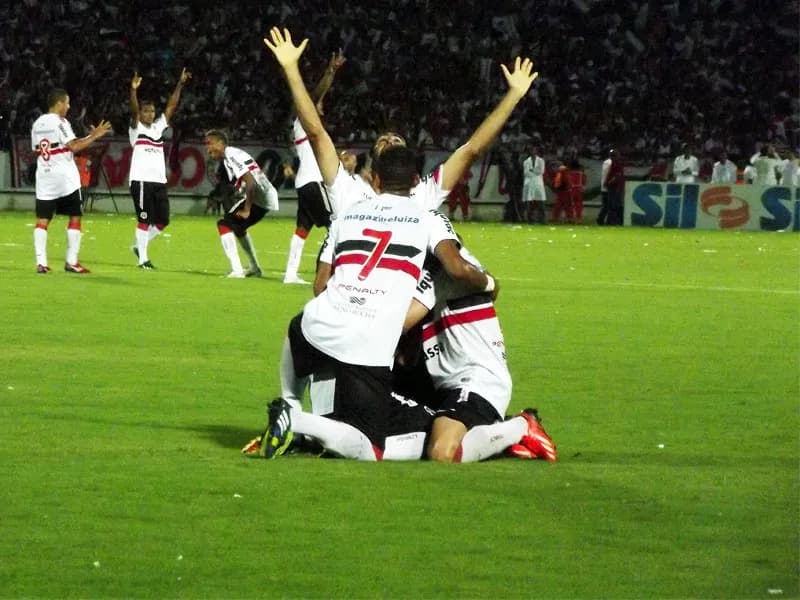Santa Cruz vence o Betim/MG (2x1) e retorna à Série B.