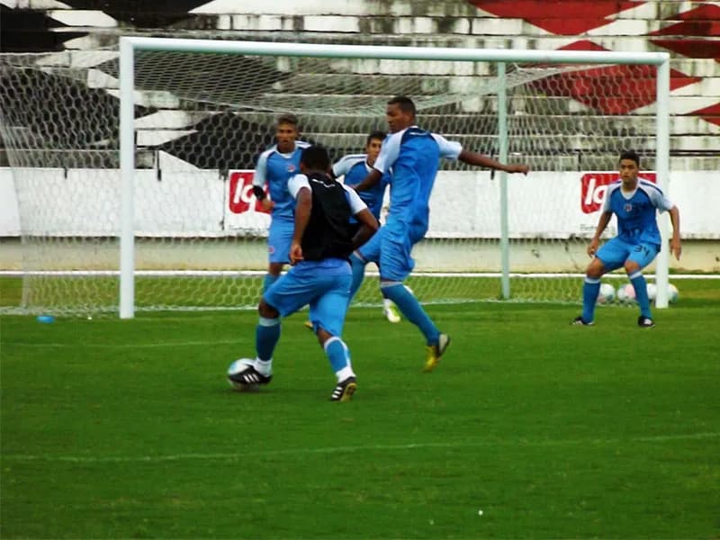 Treino técnico movimentou elenco nesta quinta-feira (7).