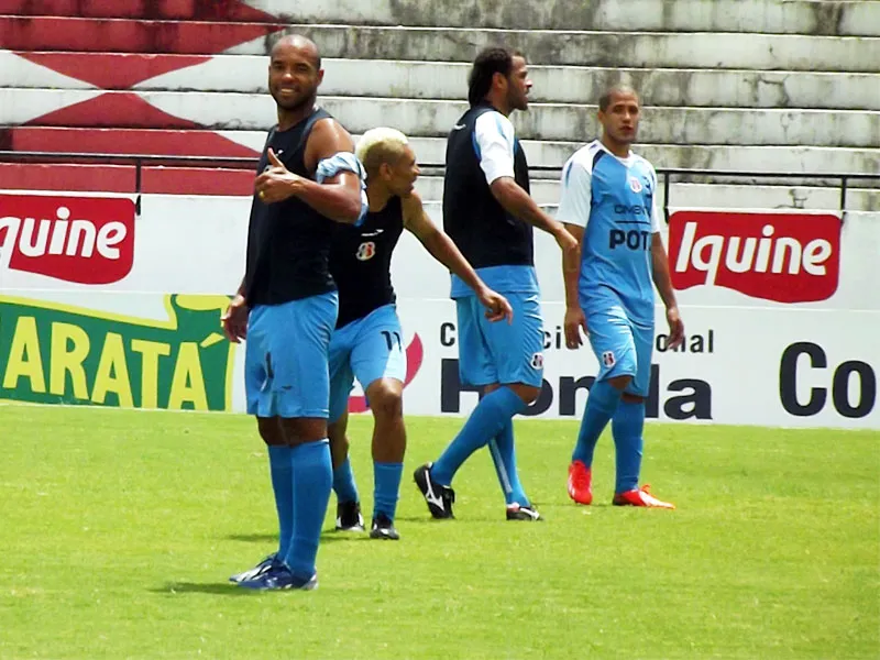 Mesmo com vantagem, jogo da volta 'é mais uma decisão', diz Tiago Costa.