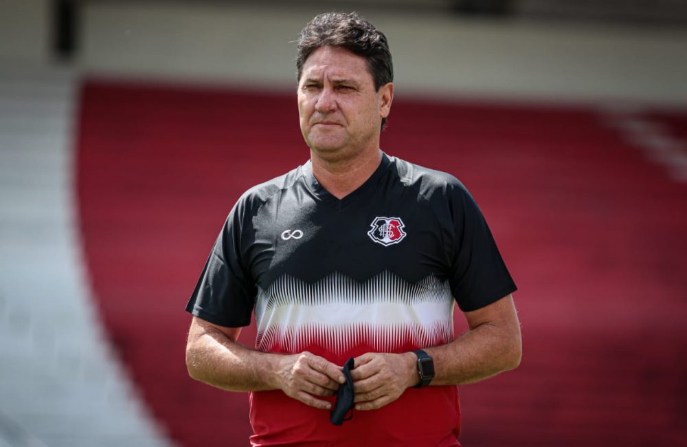 Campeão como atleta, João Brigatti assume o comando técnico do Santa Cruz: “Orgulho de vestir essa camisa”