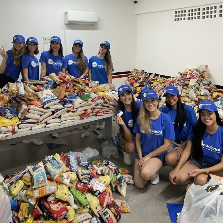 Santa Cruz envia 8 toneladas de alimentos para vítimas da chuva em Pernambuco